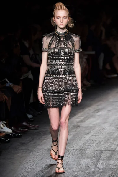Look 26